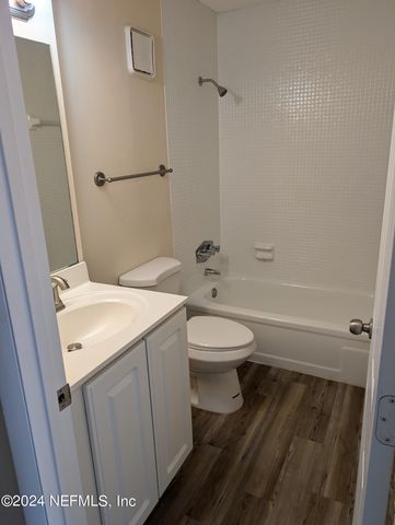 3401 TOWNSEND Boulevard 310, Jacksonville, FL 32277