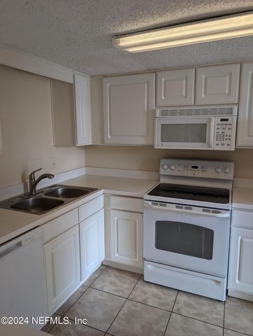 3401 TOWNSEND Boulevard 310, Jacksonville, FL 32277