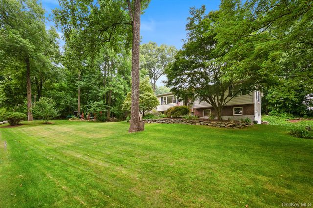 27 Silleck Boulevard, Putnam Valley, NY 10579