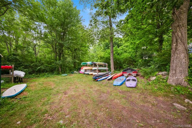 27 Silleck Boulevard, Putnam Valley, NY 10579