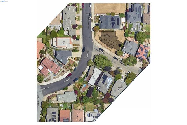 4900 Cochrane, Oakland, CA 94618