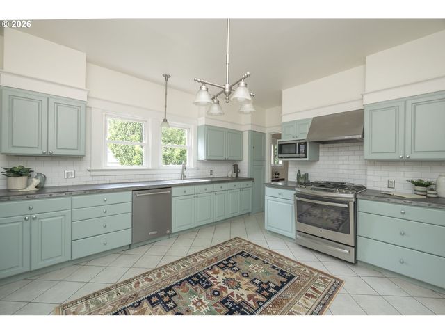 2505 Ne 15TH Ave, Portland, OR 97212
