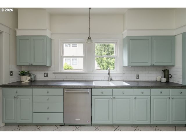 2505 Ne 15TH Ave, Portland, OR 97212