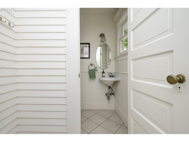 2505 Ne 15TH Ave, Portland, OR 97212