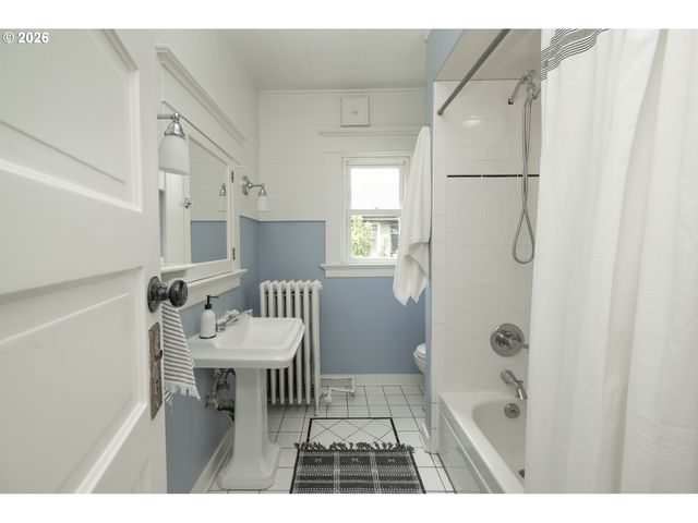 2505 Ne 15TH Ave, Portland, OR 97212