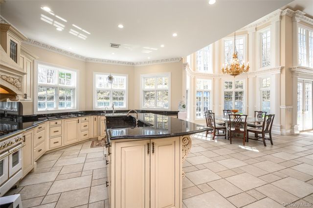 3 Vincent Lane, Armonk, NY 10504