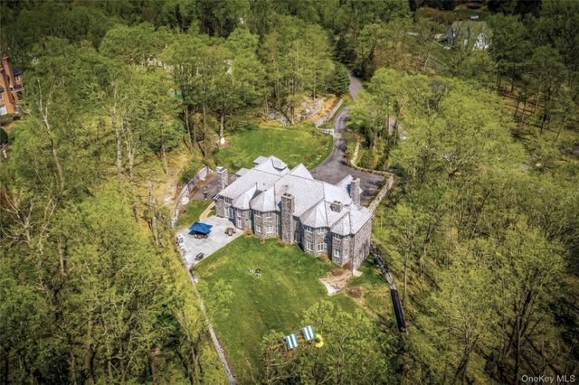 3 Vincent Lane, Armonk, NY 10504
