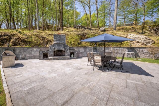 3 Vincent Lane, Armonk, NY 10504