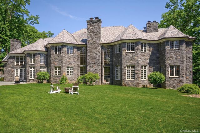 3 Vincent Lane, Armonk, NY 10504