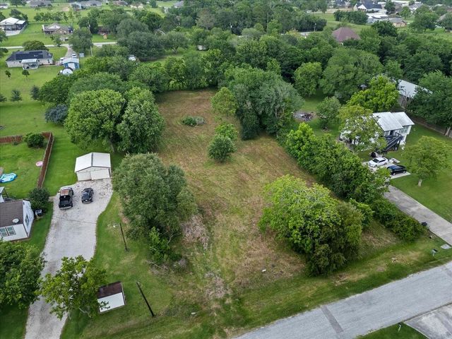10852 Derrick Drive, Santa Fe, TX 77510
