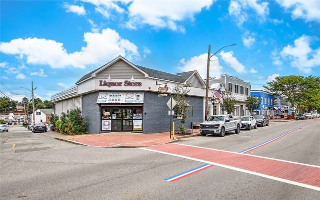 31 Commercial Street B, Cranston, RI 02905