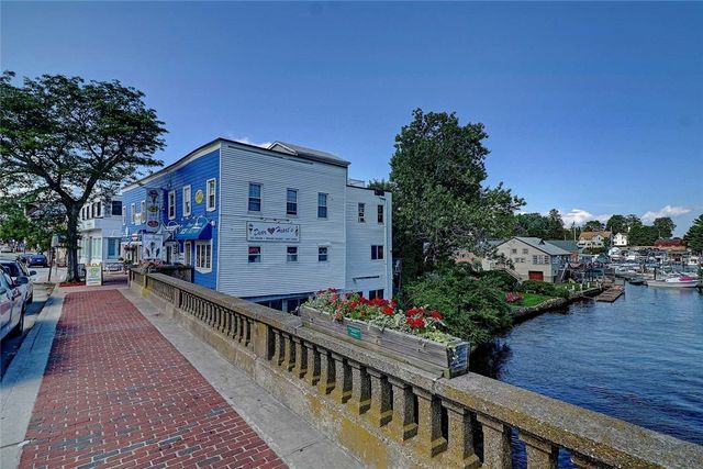 31 Commercial Street B, Cranston, RI 02905