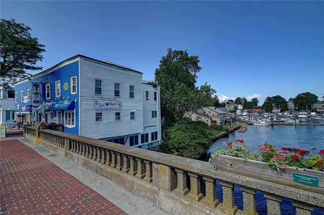 31 Commercial Street B, Cranston, RI 02905