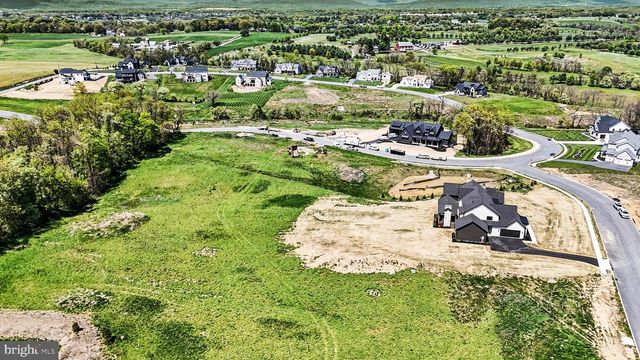 104 CALIA CIR, Hummelstown, PA 17036