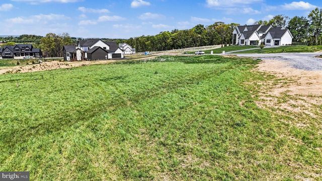 104 CALIA CIR, Hummelstown, PA 17036