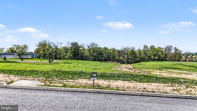 104 CALIA CIR, Hummelstown, PA 17036