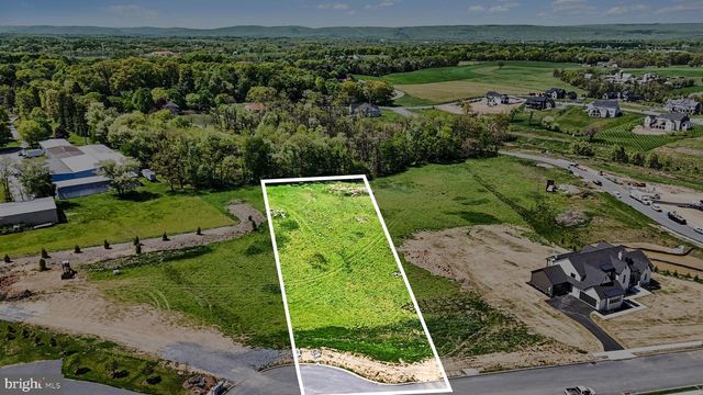 104 CALIA CIR, Hummelstown, PA 17036