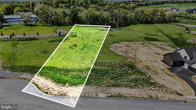 104 CALIA CIR, Hummelstown, PA 17036