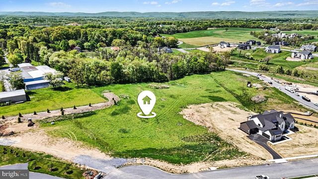 104 CALIA CIR, Hummelstown, PA 17036
