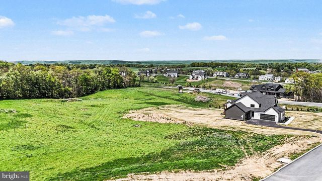 104 CALIA CIR, Hummelstown, PA 17036