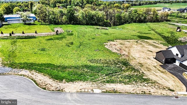 104 CALIA CIR, Hummelstown, PA 17036