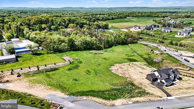 104 CALIA CIR, Hummelstown, PA 17036