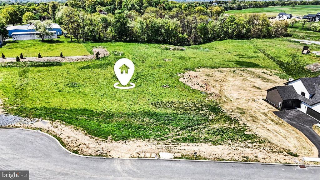 104 CALIA CIR, Hummelstown, PA 17036