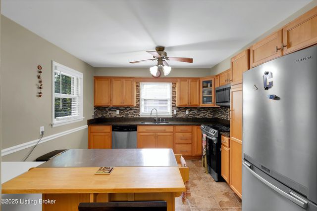 3131 Marlin Rd, Houston Acres, KY 40220