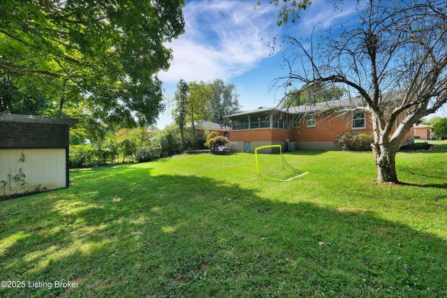 3131 Marlin Rd, Houston Acres, KY 40220