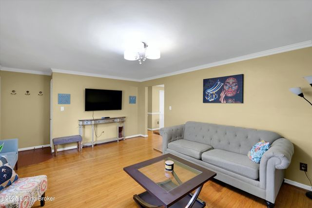 3131 Marlin Rd, Houston Acres, KY 40220