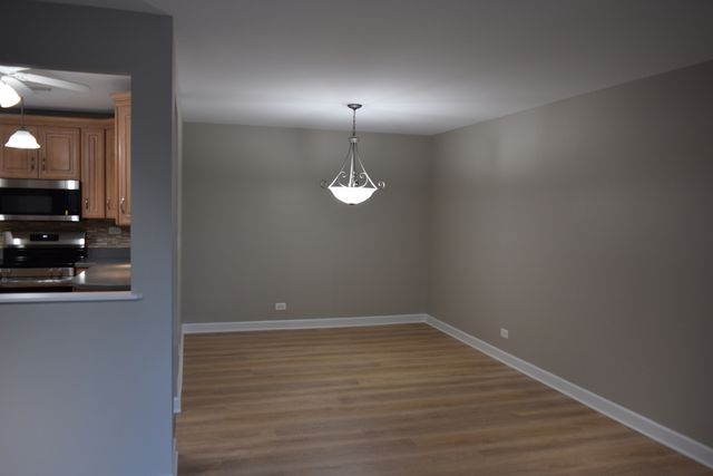 1405 E Central Road 201A, Arlington Heights, IL 60005