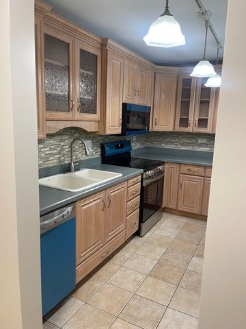 1405 E Central Road 201A, Arlington Heights, IL 60005