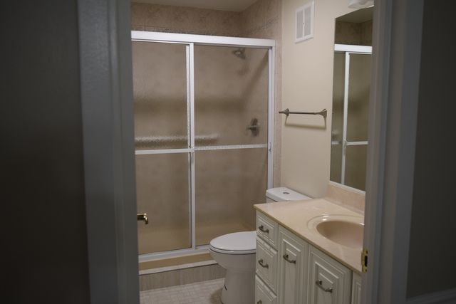 1405 E Central Road 201A, Arlington Heights, IL 60005