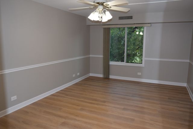 1405 E Central Road 201A, Arlington Heights, IL 60005