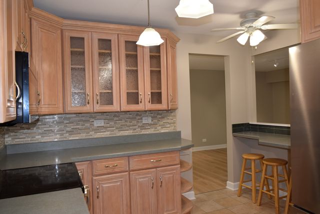 1405 E Central Road 201A, Arlington Heights, IL 60005