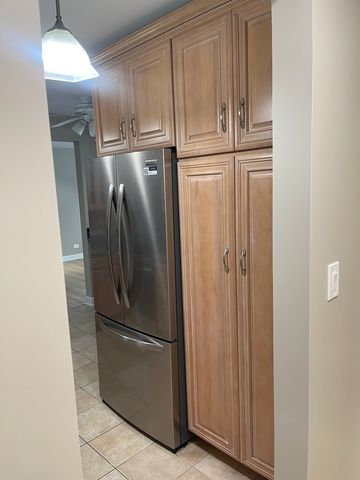 1405 E Central Road 201A, Arlington Heights, IL 60005