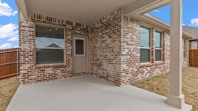 729 SOARING HAWK Drive, Fort Worth, TX 76008