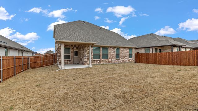 729 SOARING HAWK Drive, Fort Worth, TX 76008