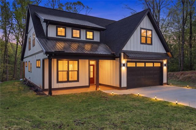 407 Blue Ridge Court, Westminster, SC 29693