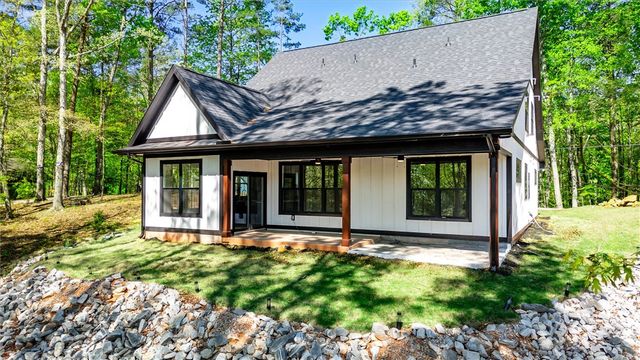 407 Blue Ridge Court, Westminster, SC 29693