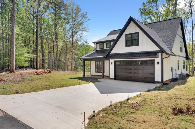 407 Blue Ridge Court, Westminster, SC 29693