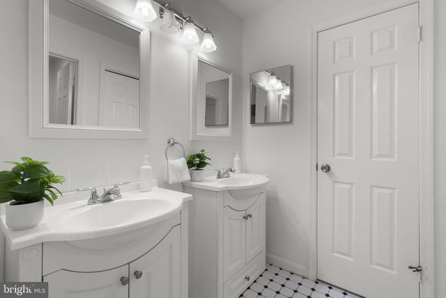 21717 GLENDALOUGH RD, Gaithersburg, MD 20882