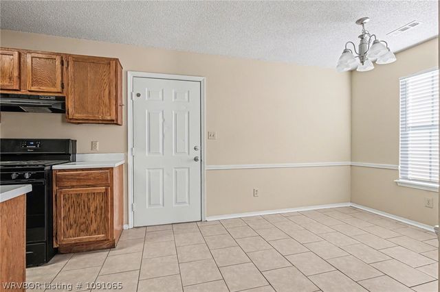 821 S 39th Street, Van Buren, AR 72956