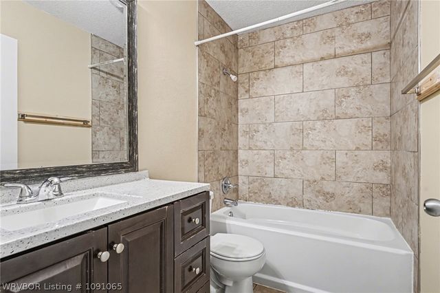 821 S 39th Street, Van Buren, AR 72956