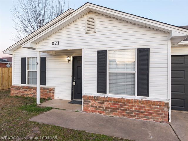 821 S 39th Street, Van Buren, AR 72956