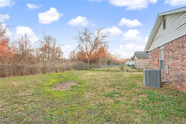 821 S 39th Street, Van Buren, AR 72956