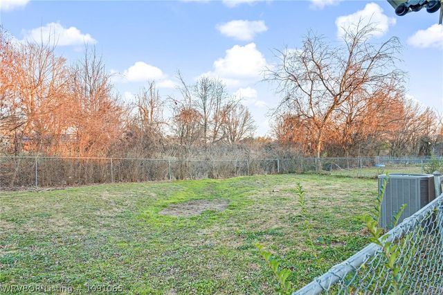 821 S 39th Street, Van Buren, AR 72956