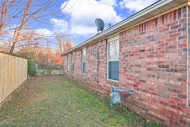 821 S 39th Street, Van Buren, AR 72956
