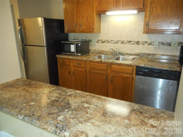 9329 Old Concord Road M, Charlotte, NC 28213