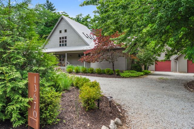 13670 Cottonwood Lane, Chikaming Twp, MI 49115